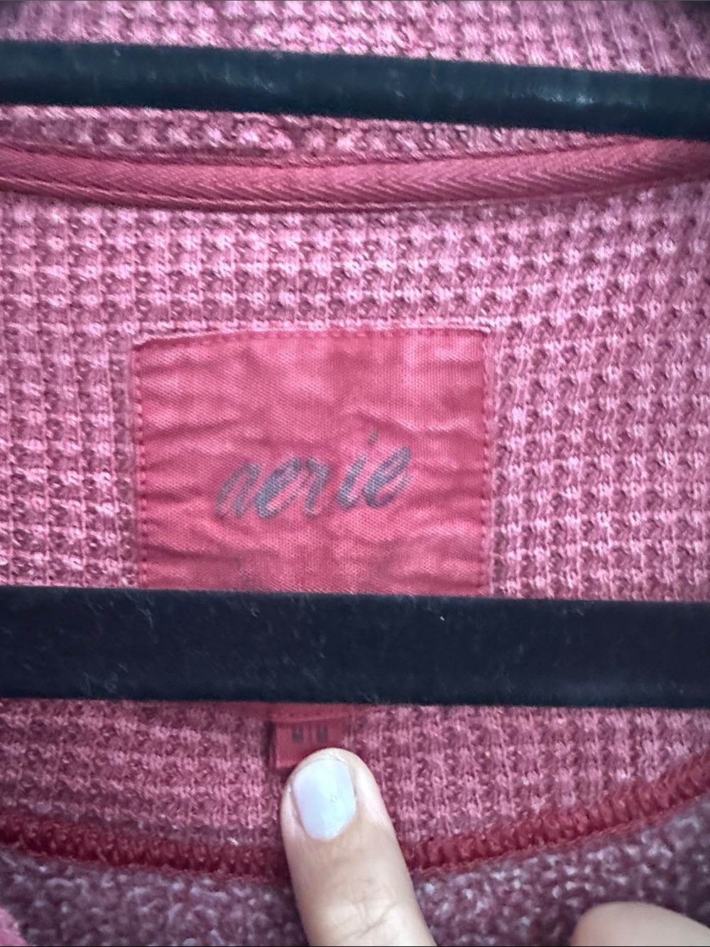 Aerie getaway quarter zip in cherry tart - Picture 4 of 7